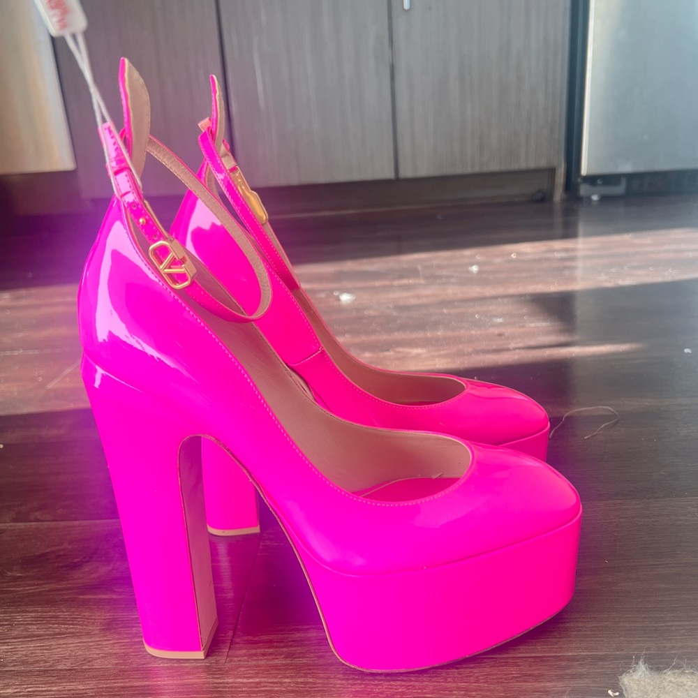 Valentino Platform Pump 2023